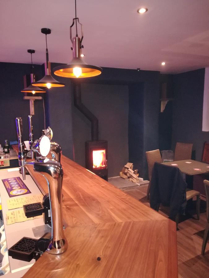 카나번 Ty Glyndwr Bunkhouse, Bar And Cafe 호스텔 외부 사진