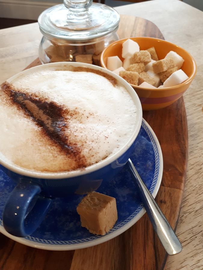카나번 Ty Glyndwr Bunkhouse, Bar And Cafe 호스텔 외부 사진