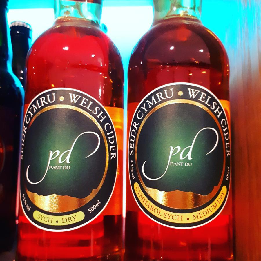 카나번 Ty Glyndwr Bunkhouse, Bar And Cafe 호스텔 외부 사진
