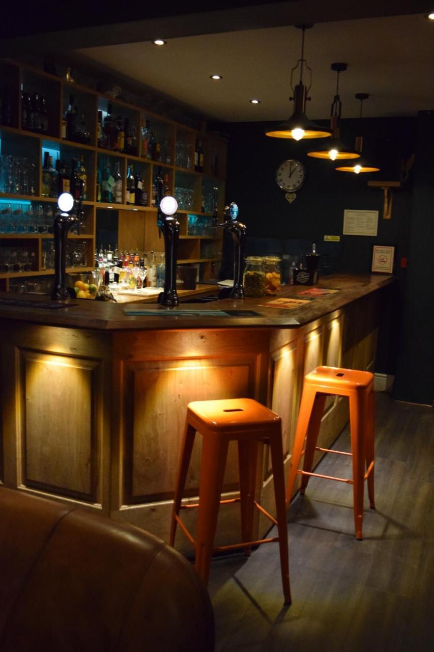 카나번 Ty Glyndwr Bunkhouse, Bar And Cafe 호스텔 외부 사진